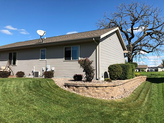 4th image of 538 Sweetflag Ave