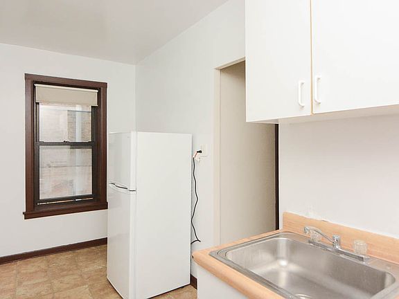 3rd image of 3300 W Schubert Ave APT 1B