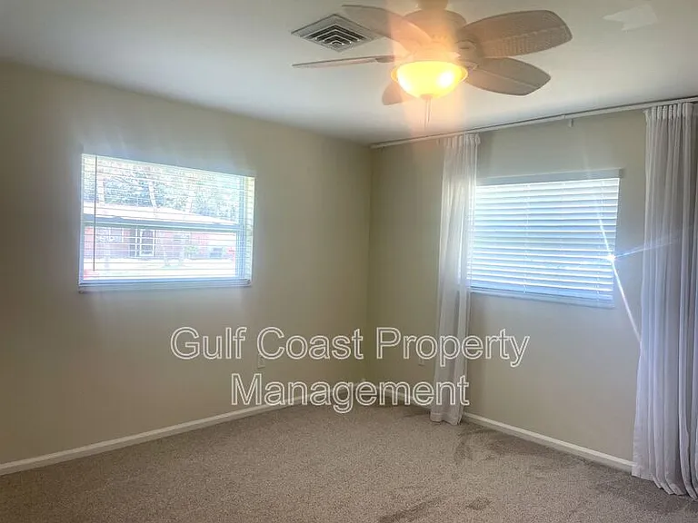 220 Avalon Rd — Photo 6