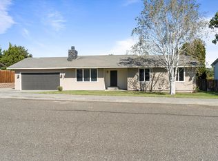 1520 W 15th Ave, Kennewick, WA