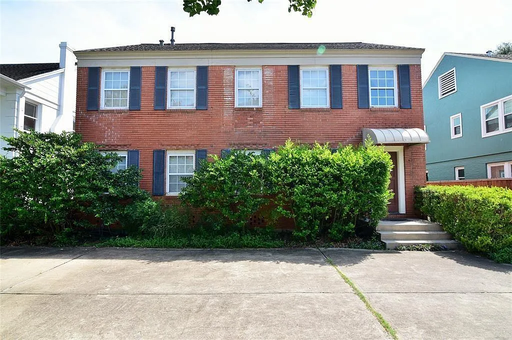 3 bed, 1.0 bath, 3468 sqft, $2,400 — Photo 1