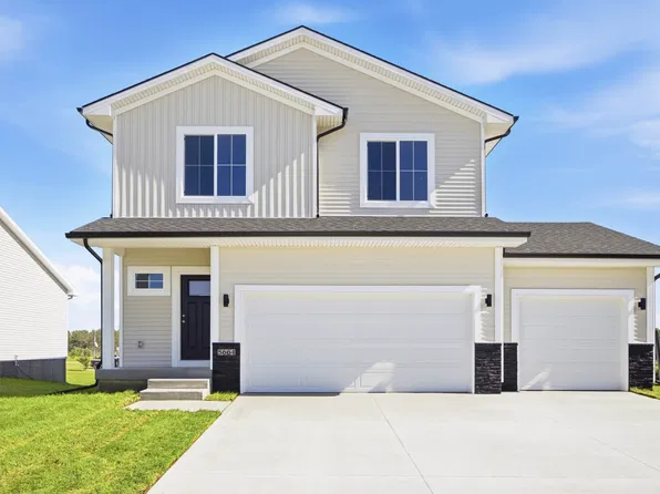 5664 Brook View Ave, Des Moines, IA 50317