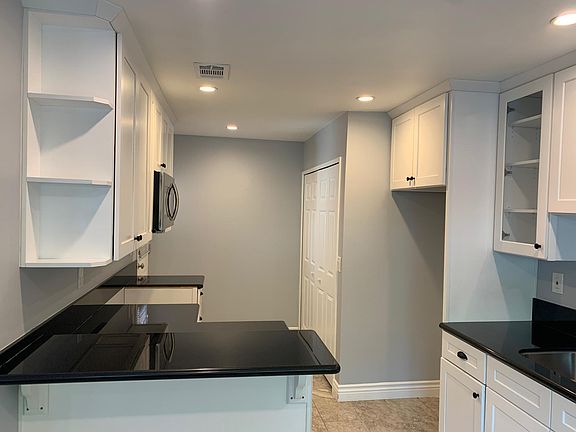 4th image of 13827 E La Cuarta St