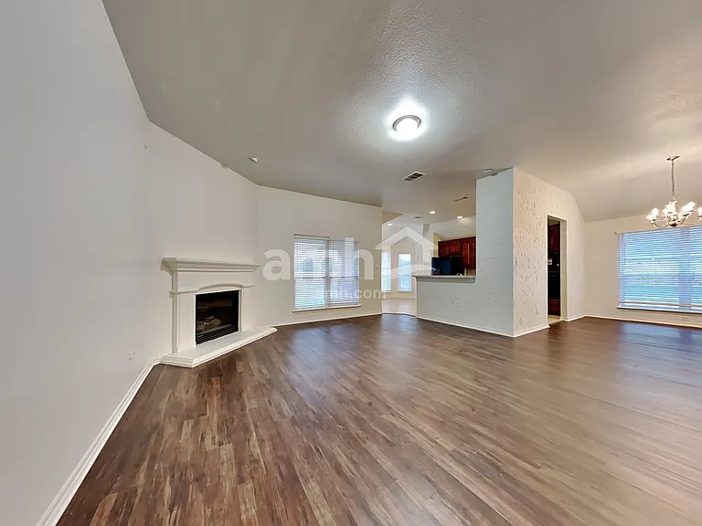 5745 Ozark Dr — Photo 6