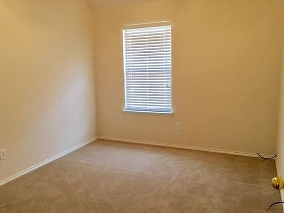 4th image of 2129 Kiowa St