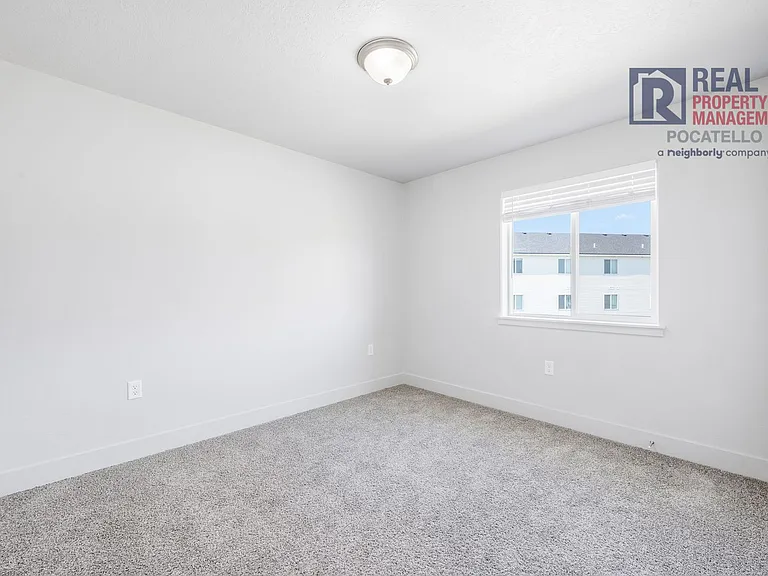 1829 W Quinn Rd — Photo 17