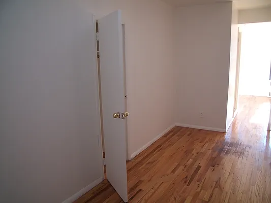 Rented by Kings Court Real Estate | media 25