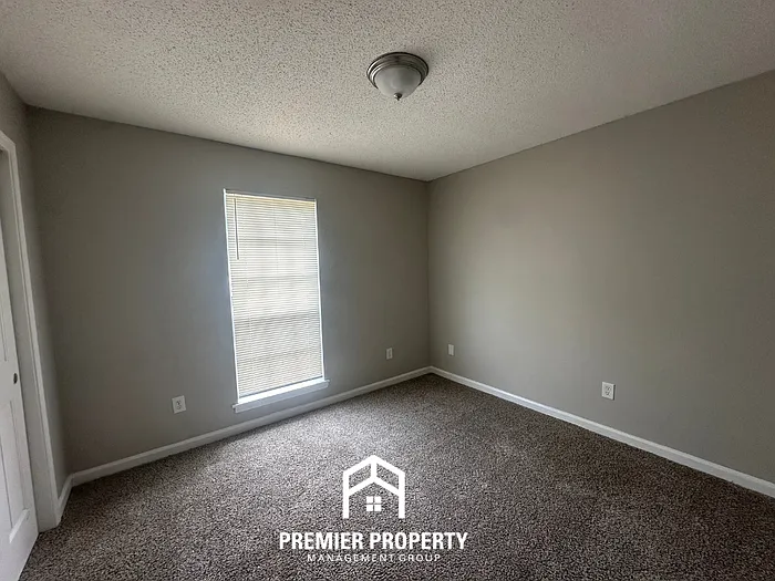 2105 Woodfield Park Rd — Photo 12