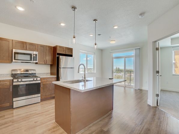 955 Country Hills Dr #630