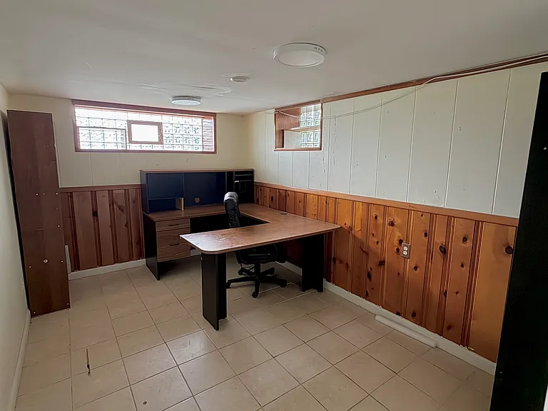 8164 Lister St — Photo 12