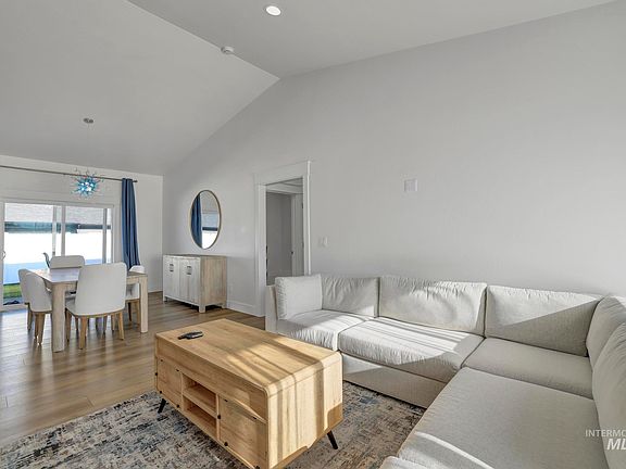 3rd image of 1374 Zephlyn St