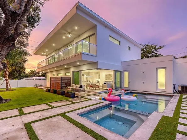 2010 HYDE PARK CIRCLE, SARASOTA, FL 34239