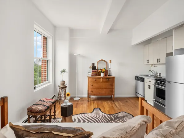 143 Avenue B 7C image 2 of 12