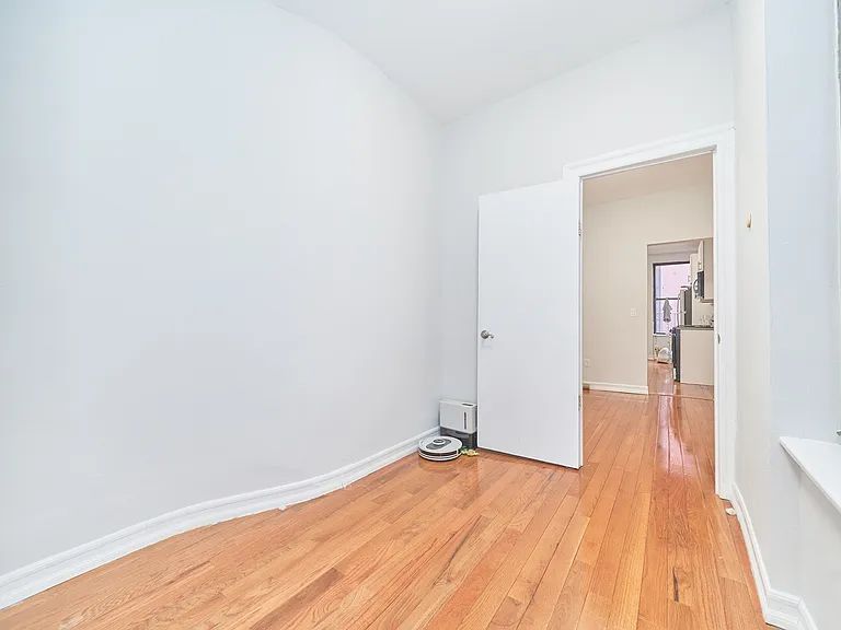 595 10th Ave #4N — Photo 6