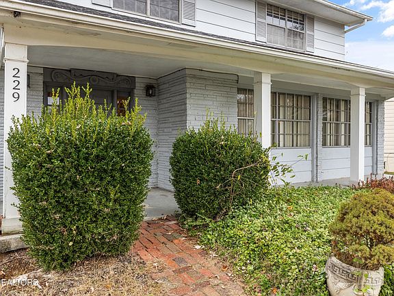 4th image of 229 W Heritage Dr