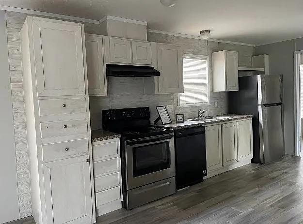 2 bed, $999 — Photo 2