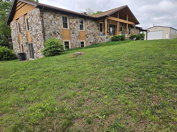 2nd image of 1100 County Road 8270