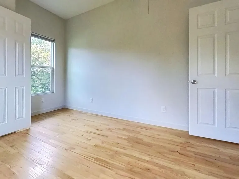 209 Jackman St — Photo 18
