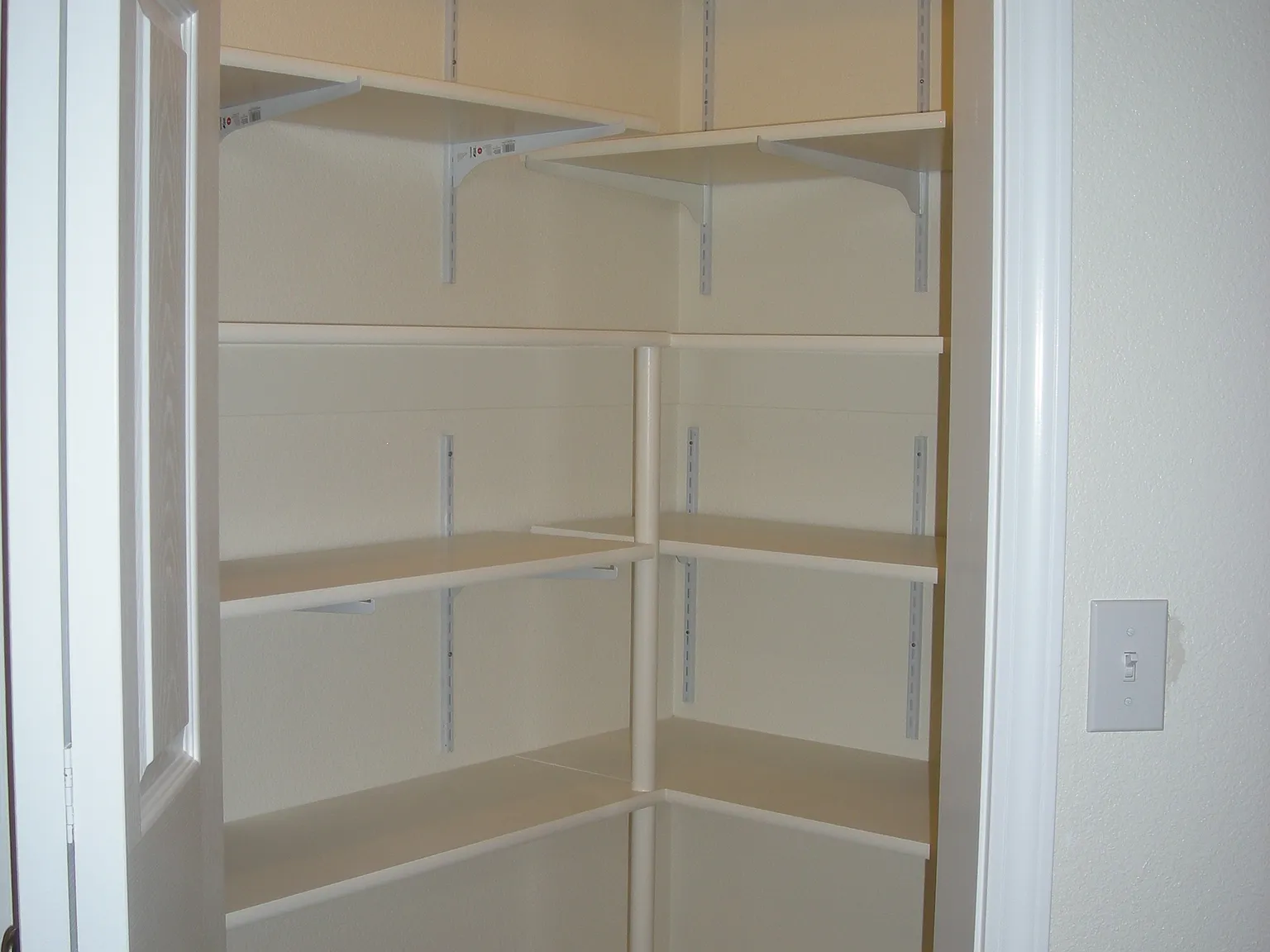 2 bed, 1100 sqft, $1,900 — Photo 4