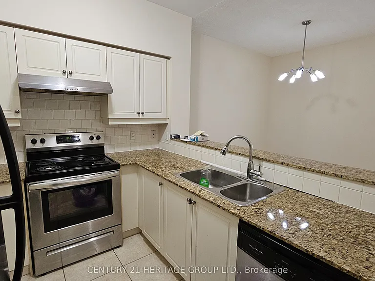 451 Rosewell Ave #202 — Photo 18