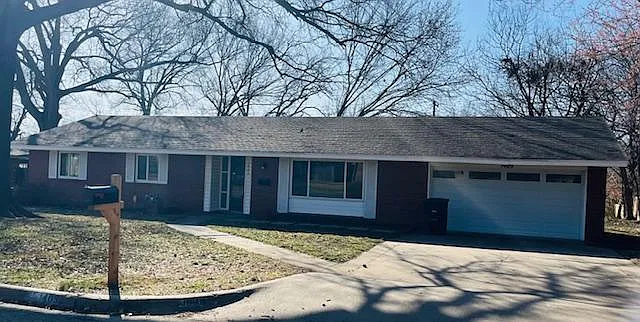 3 bed, 1563 sqft, $1,800 — Photo 1