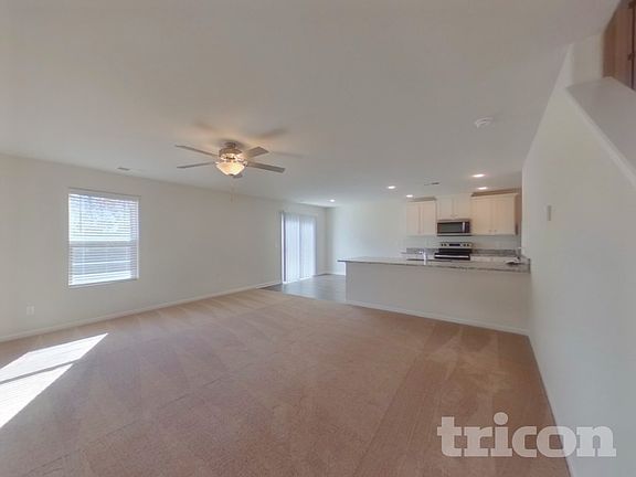 3rd image of 2174 Southlea Dr