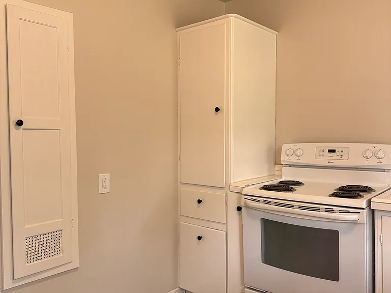 1621 Pin Oak Ave — Photo 5