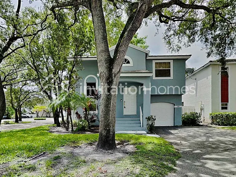 831 NW 98th Ave — Photo 1