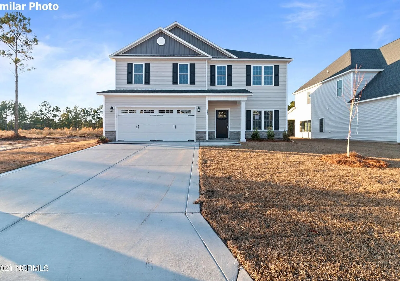4 Bedroom with flex space — Photo 1