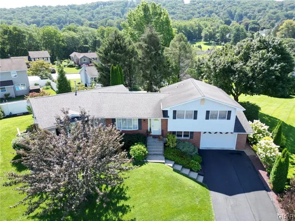 2301 Lone Cedar Dr, Easton, PA 18040