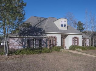 19 Deer Valley Dr, Hattiesburg, MS 39402
