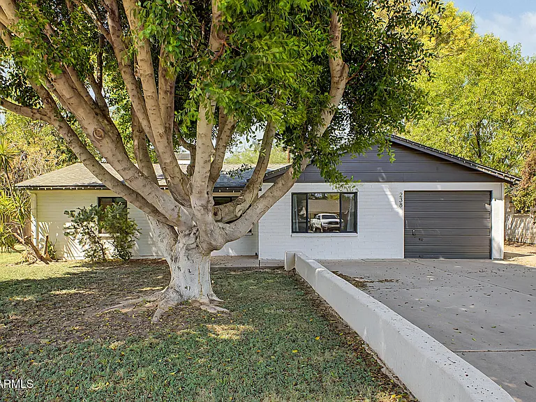 238 W Alice Ave — Photo 2