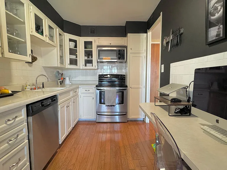 4545 Wornall Rd #1108 — Photo 11