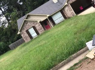 561 Briarcliff Cir, Jackson, MS 39212