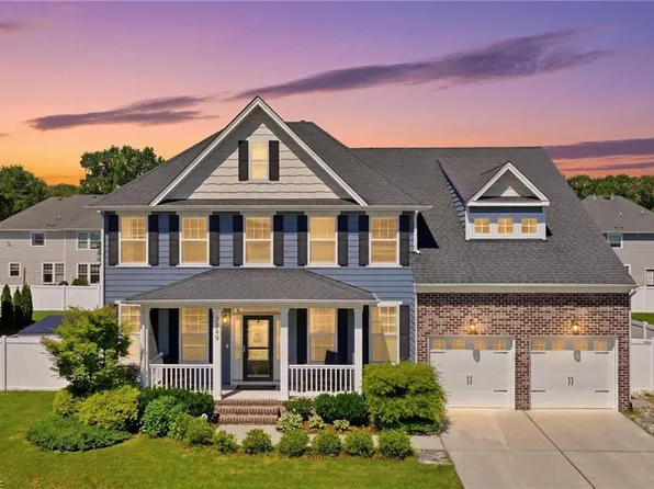 2209 Beeblossom Ln, Chesapeake, VA 23323