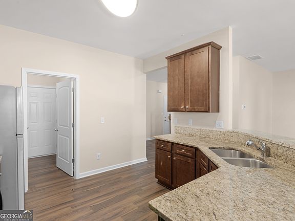 5th image of 1244 Faye Ct