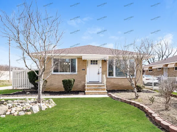 4863 Southwood Dr, Brooklyn, OH 44144