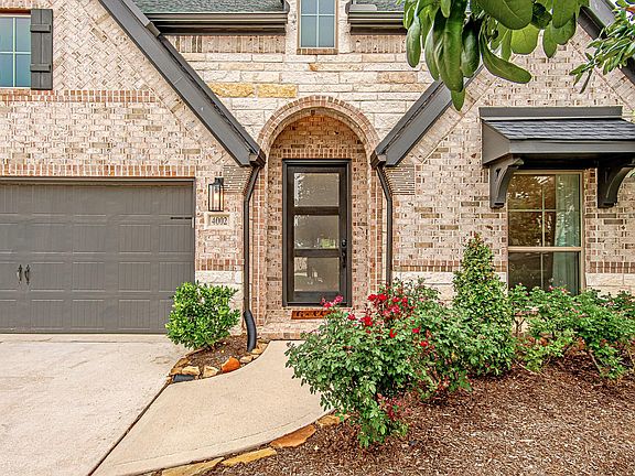 5th image of 4002 Maple Glen Dr