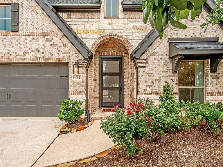 4002 Maple Glen Dr — Photo 5