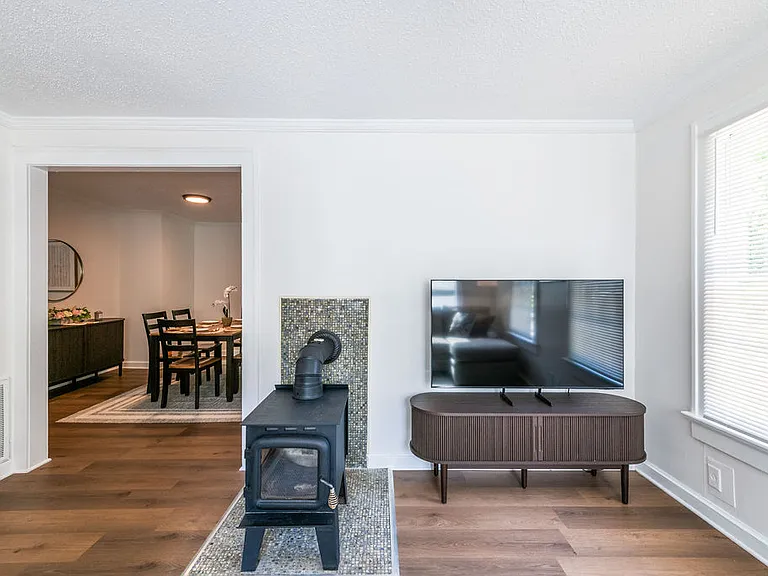 1177 Morley Ave SE — Photo 8