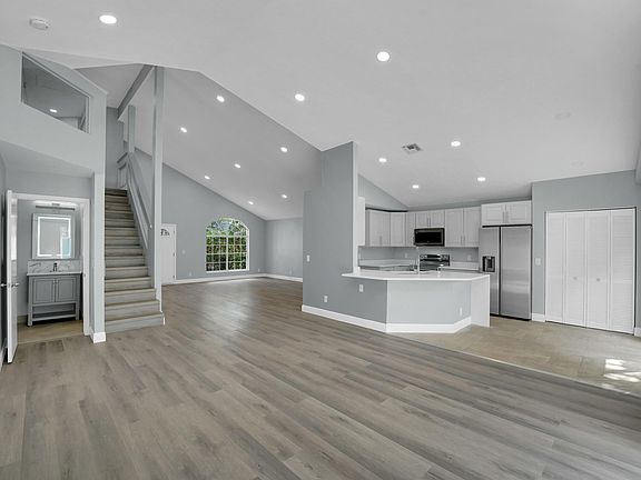 2nd image of 4387 Leicester Court