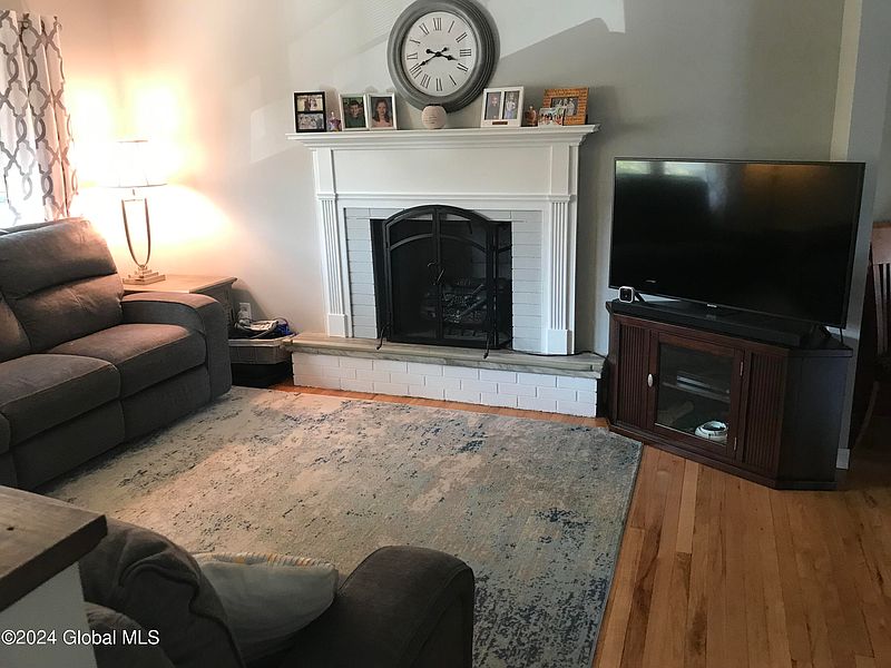 5th image of 16 Tallmadge Avenue