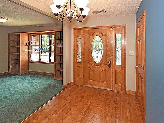 5th image of 103 Tremont Dr