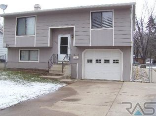 800 N Lewis Ave, Sioux Falls, SD 57103