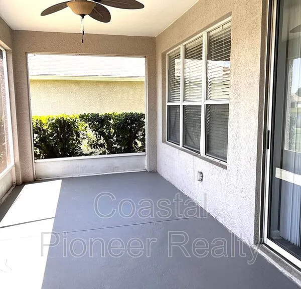 11404 Misty Isle Ln — Photo 32