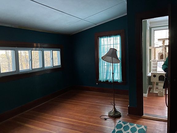 5th image of 23 E Howe St