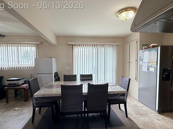 4th image of 3254 Potomac Ave