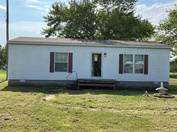 291 N Elm St, Nashville, IL 62263