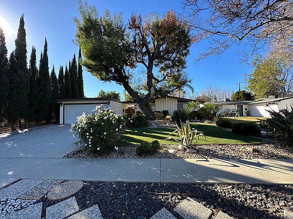 3rd image of 7945 Capistrano Ave