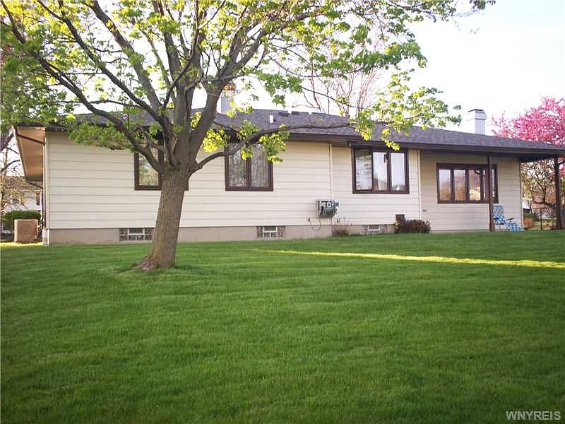 2nd image of 49 Foxhunt Rd